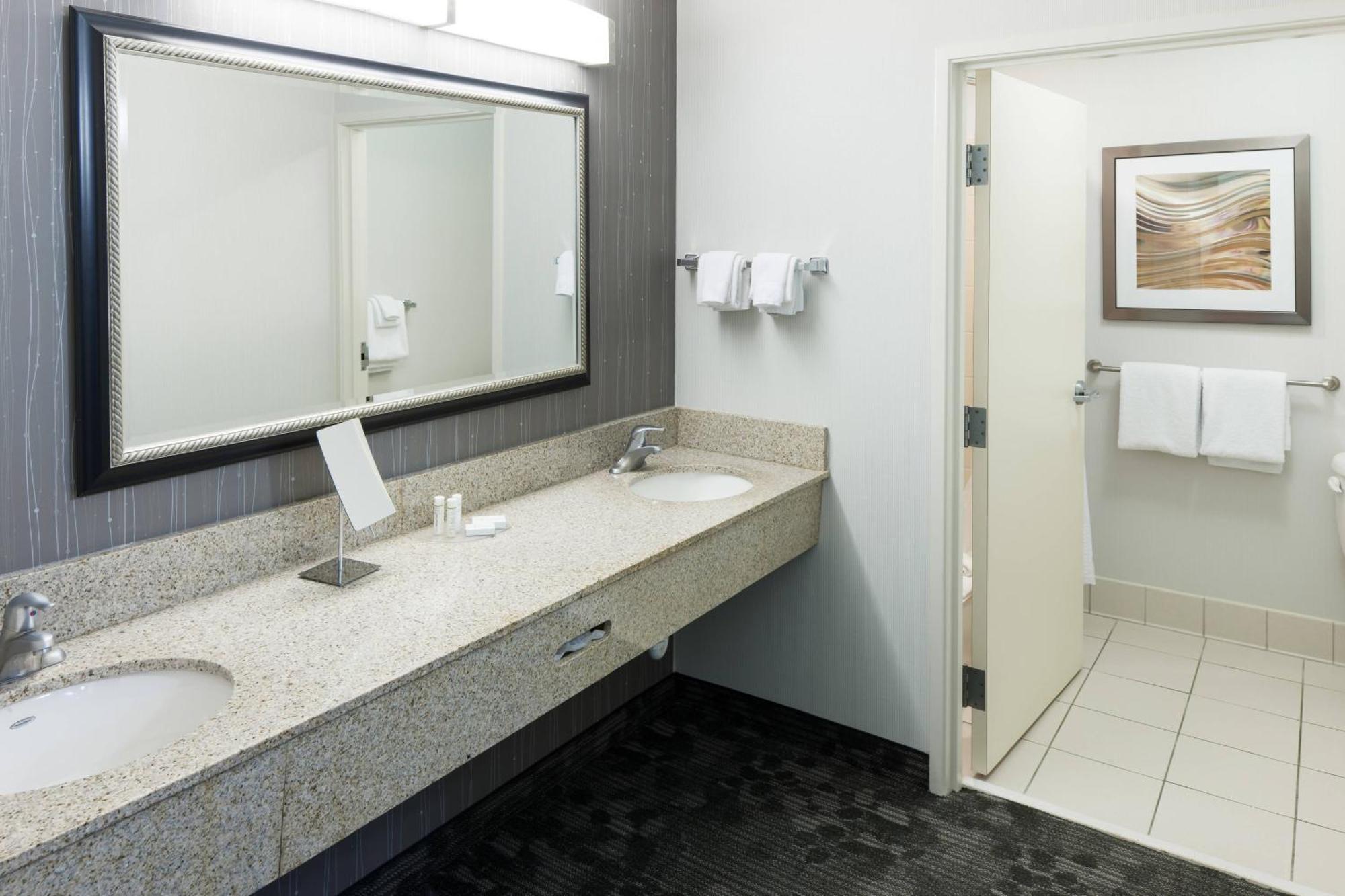 Courtyard By Marriott Hattiesburg Εξωτερικό φωτογραφία