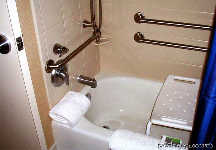 Courtyard By Marriott Hattiesburg Δωμάτιο φωτογραφία